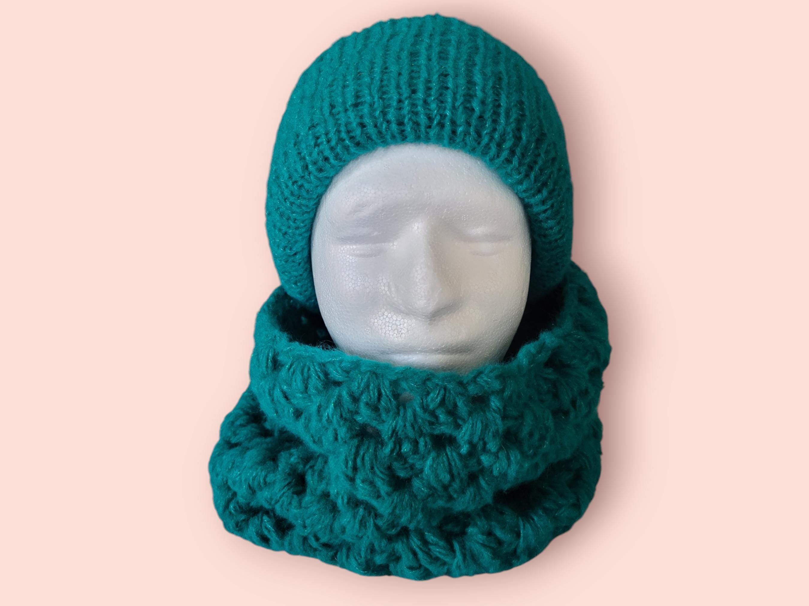 set of hat and neck warmer in emerald with gentle spark