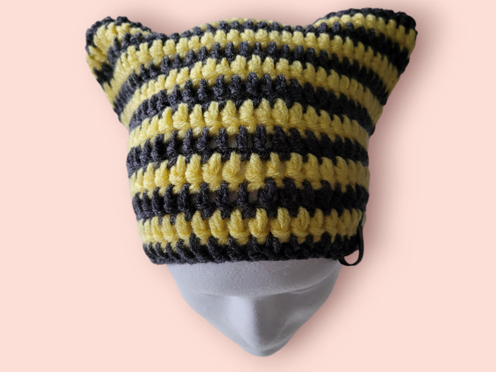 cat beanie hat dark grey / yellow
