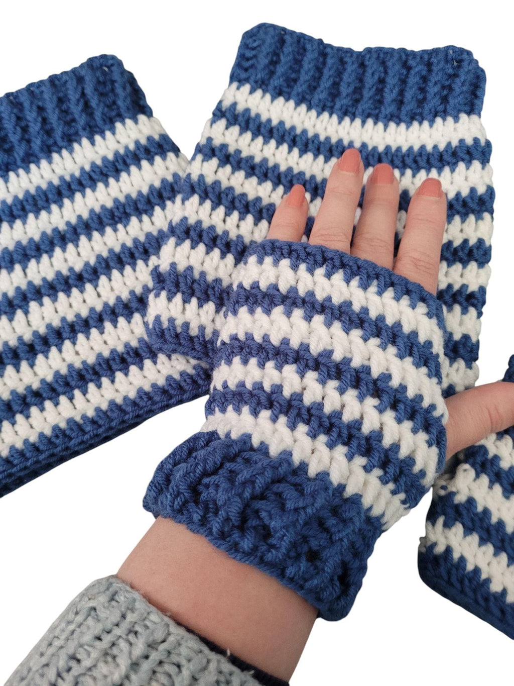leg warmers and hand warmers set,  blue and white, acrylic